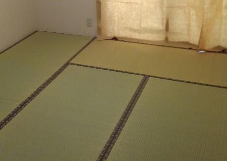 【居間・リビング】　畳の緑が優しい和室